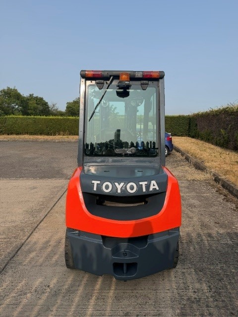 Toyota 8FDF30 Diesel Powered (2016) - Image 2