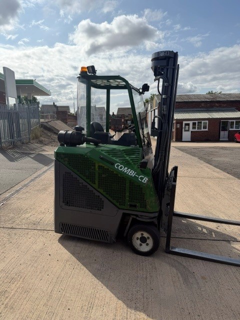 Combilift C3000CB Multidirectional LPG Powered - Image 2