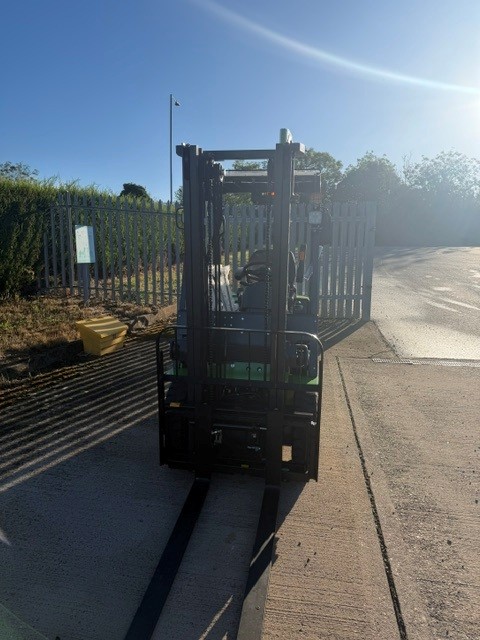 New Green Power ECO18 electric counterbalance - Image 3