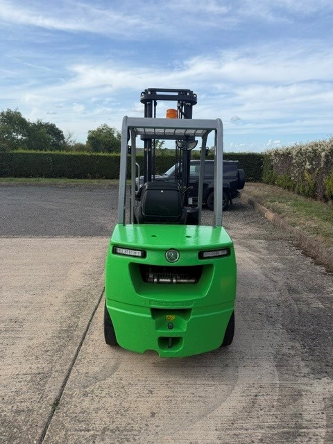 Cesab/Toyota M330DV Diesel Powered - Image 2
